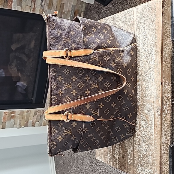 🔥1DAYSALE🔥Louis Vuitton Monogram Totally MM - Picture 3 of 17